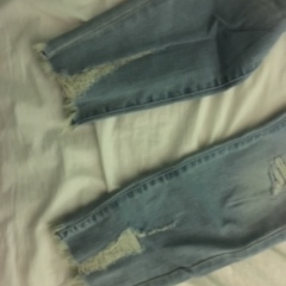 Distressed Jeans - Picture 2 of 4